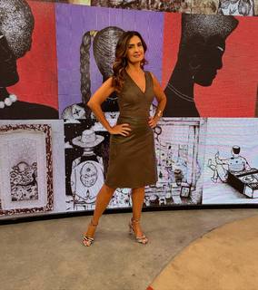 Fátima Bernardes feet photo thumbnail