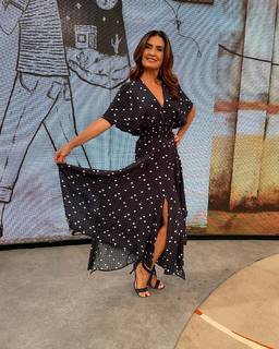 Fátima Bernardes feet photo thumbnail