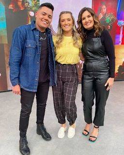 Fátima Bernardes feet photo thumbnail