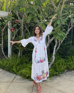 Fátima Bernardes feet photo thumbnail