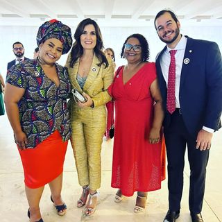 Fátima Bernardes feet photo thumbnail