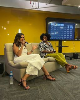 Fátima Bernardes feet photo thumbnail