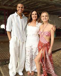 Fátima Bernardes feet photo thumbnail