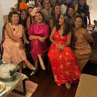 Fátima Bernardes feet photo thumbnail