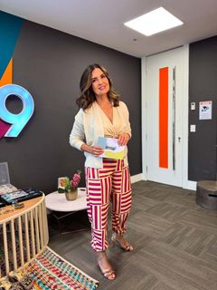 Fátima Bernardes feet photo thumbnail