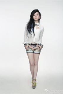 G.E.M. feet photo 1