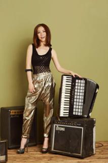 G.E.M. feet photo 18