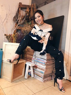 G.E.M. feet photo 11