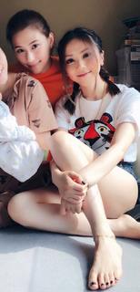 G.E.M. feet photo 9