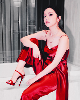 G.E.M. feet photo 5