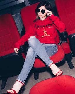 G.E.M. feet photo 4