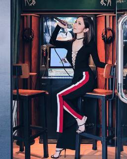 G.E.M. feet photo 3