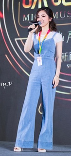 G.E.M. feet photo 11