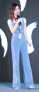G.E.M. feet photo 10