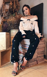 G.E.M. feet photo 6