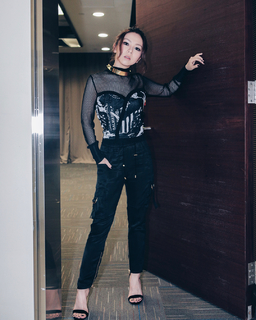 G.E.M. feet photo 19