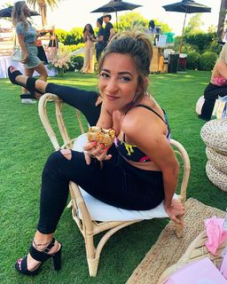 Gabbie Hanna feet photo thumbnail
