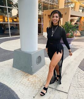 Gabbie Hanna feet photo thumbnail