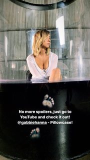 Gabbie Hanna feet photo thumbnail