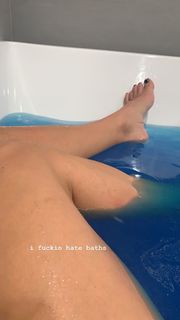 Gabbie Hanna feet photo thumbnail