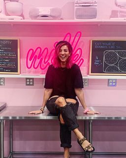 Gabbie Hanna feet photo thumbnail