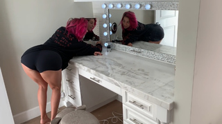 Gabbie Hanna feet photo thumbnail