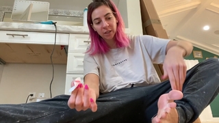 Gabbie Hanna feet photo thumbnail