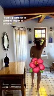 Gabbie Hanna feet photo thumbnail