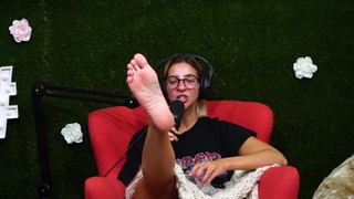 Gabbie Hanna feet photo thumbnail