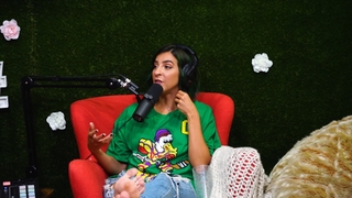 Gabbie Hanna feet photo thumbnail