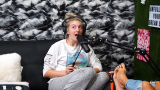 Gabbie Hanna feet photo thumbnail