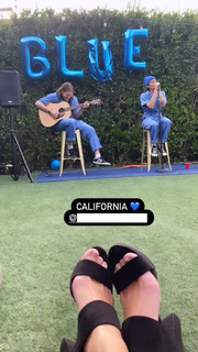 Gabbie Hanna feet photo thumbnail