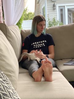 Gabbie Hanna feet photo thumbnail