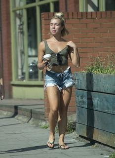 Gabby Allen feet photo 20
