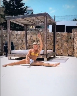 Gabby Allen feet photo 7