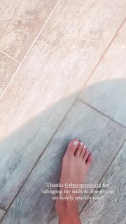 Gabby Allen feet photo 14