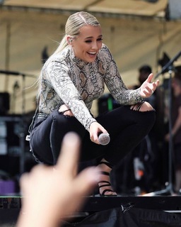 Gabby Barrett feet photo 6