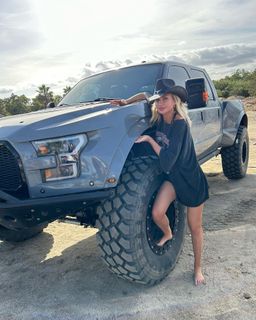 Gabby Epstein feet photo 3