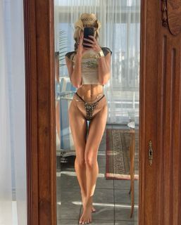Gabby Epstein feet photo 12