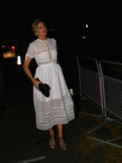 Gabby Logan feet photo thumbnail