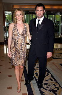 Gabby Logan feet photo thumbnail