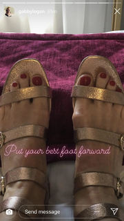 Gabby Logan feet photo thumbnail
