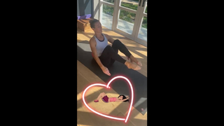 Gabby Logan feet photo thumbnail