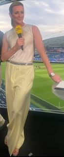 Gabby Logan feet photo thumbnail