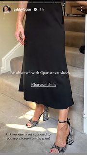 Gabby Logan feet photo thumbnail