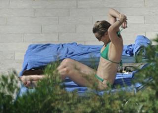 Gabby Logan feet photo thumbnail