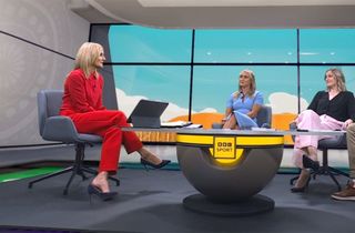 Gabby Logan feet photo 8