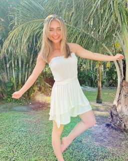 Gabby Murray feet photo thumbnail