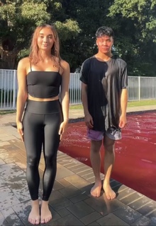 Gabby Murray feet photo thumbnail