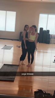 Gabby Murray feet photo thumbnail